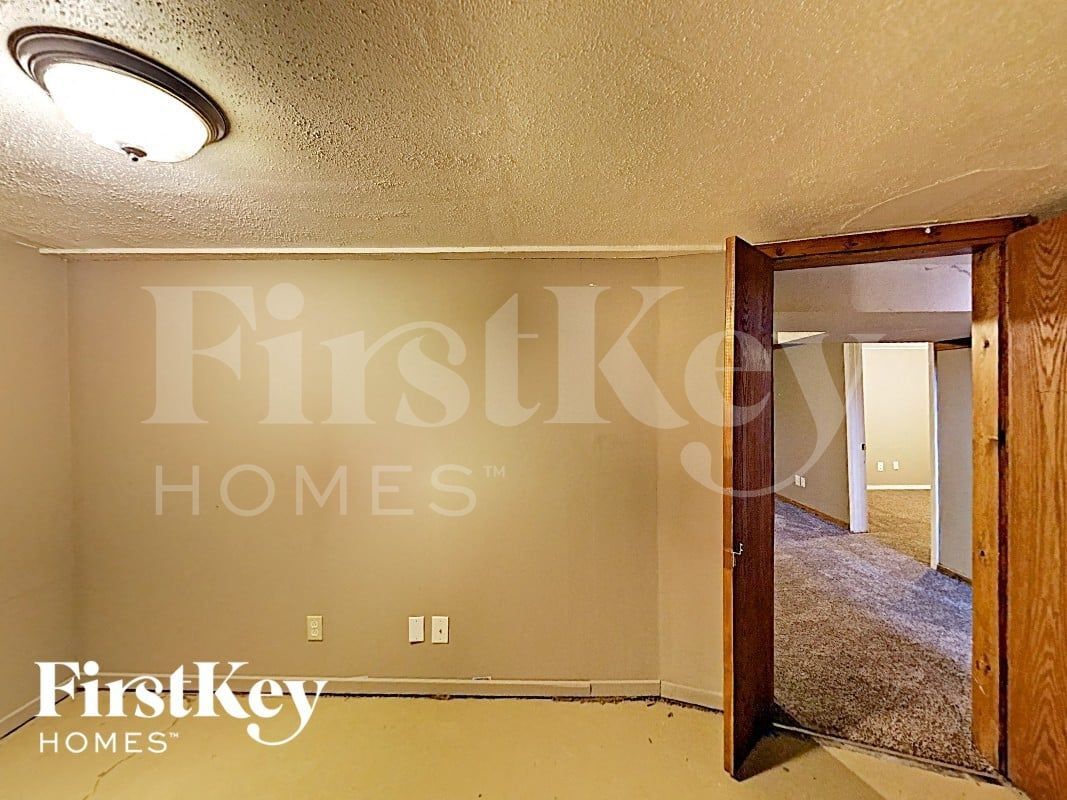 Building Photo - 2365 Grants Pkwy