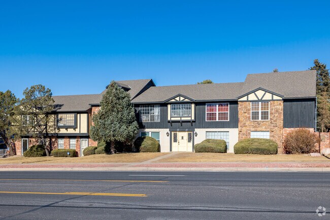 Building Photo - 2902 Airport Rd