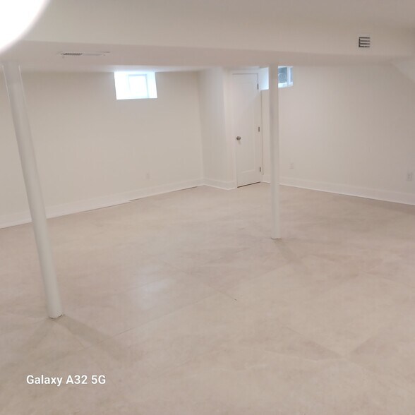 Building Photo - 315 Cameron Rd