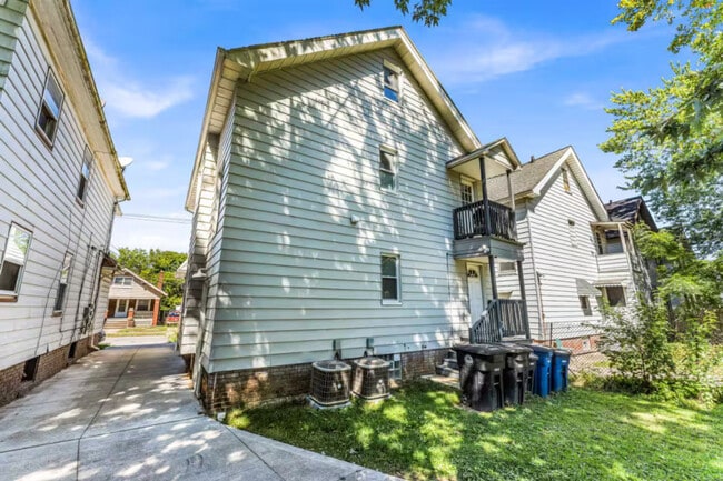 Building Photo - 1817 Mayview Ave