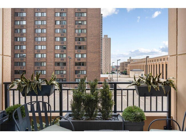 Building Photo - 100 3rd Ave S