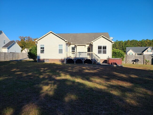 Building Photo - 3 Bed, 2 Bath Unfurnished home in Hampstead - Cross Creek Community