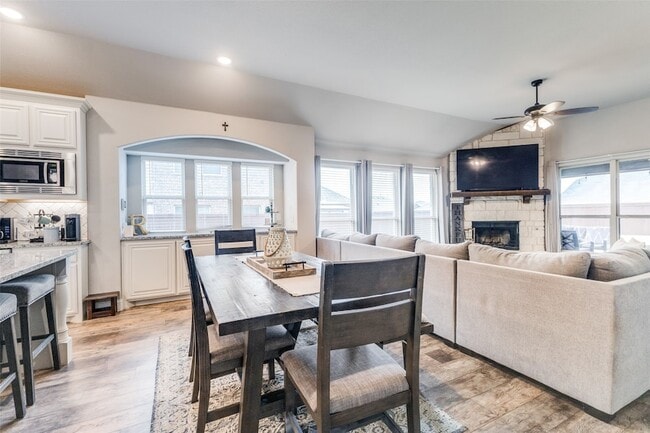 Building Photo - 3805 Orleans Way