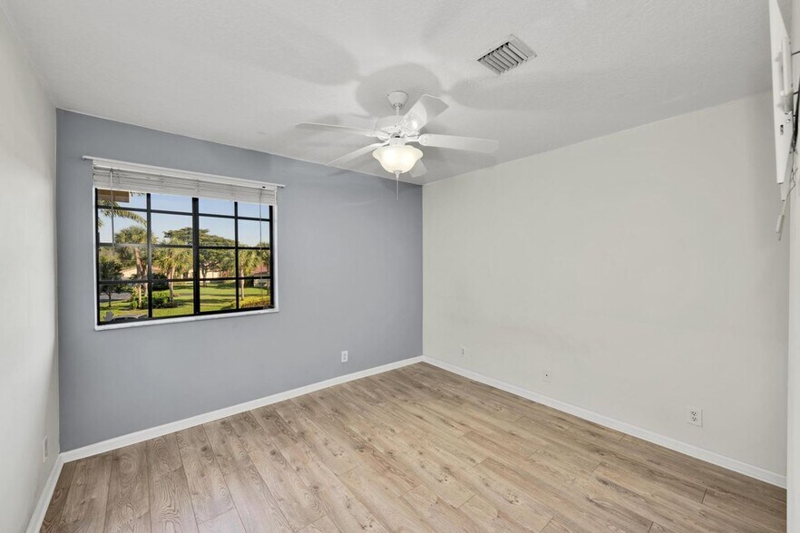 Building Photo - 9620 Alcazar Ln