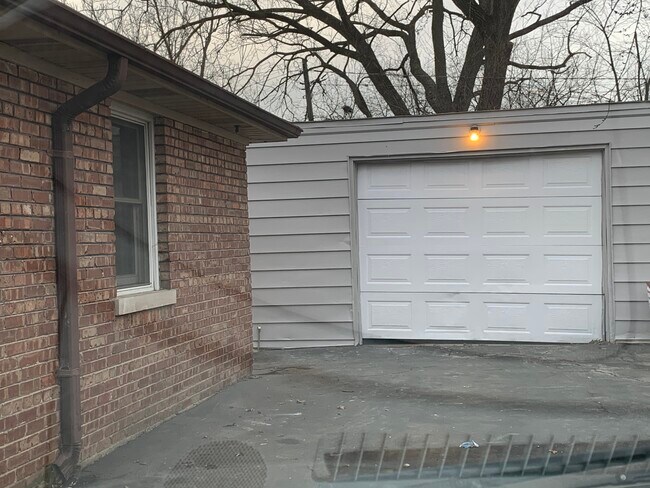 Building Photo - 142 Peach St