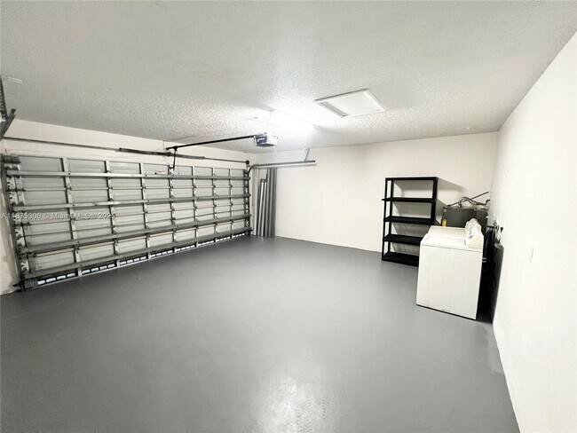 Building Photo - 210 Maddy Ln