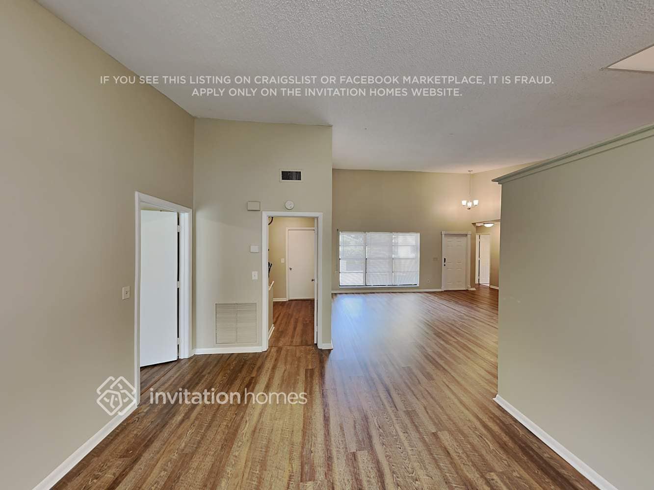Building Photo - 9701 NW 33rd Manor