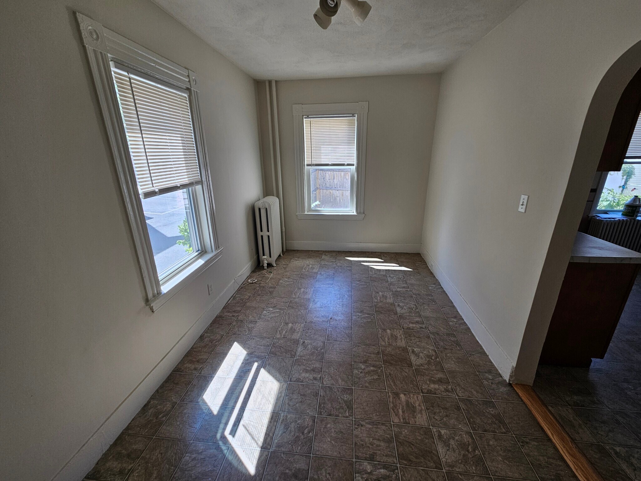 Building Photo - 33 Winship St