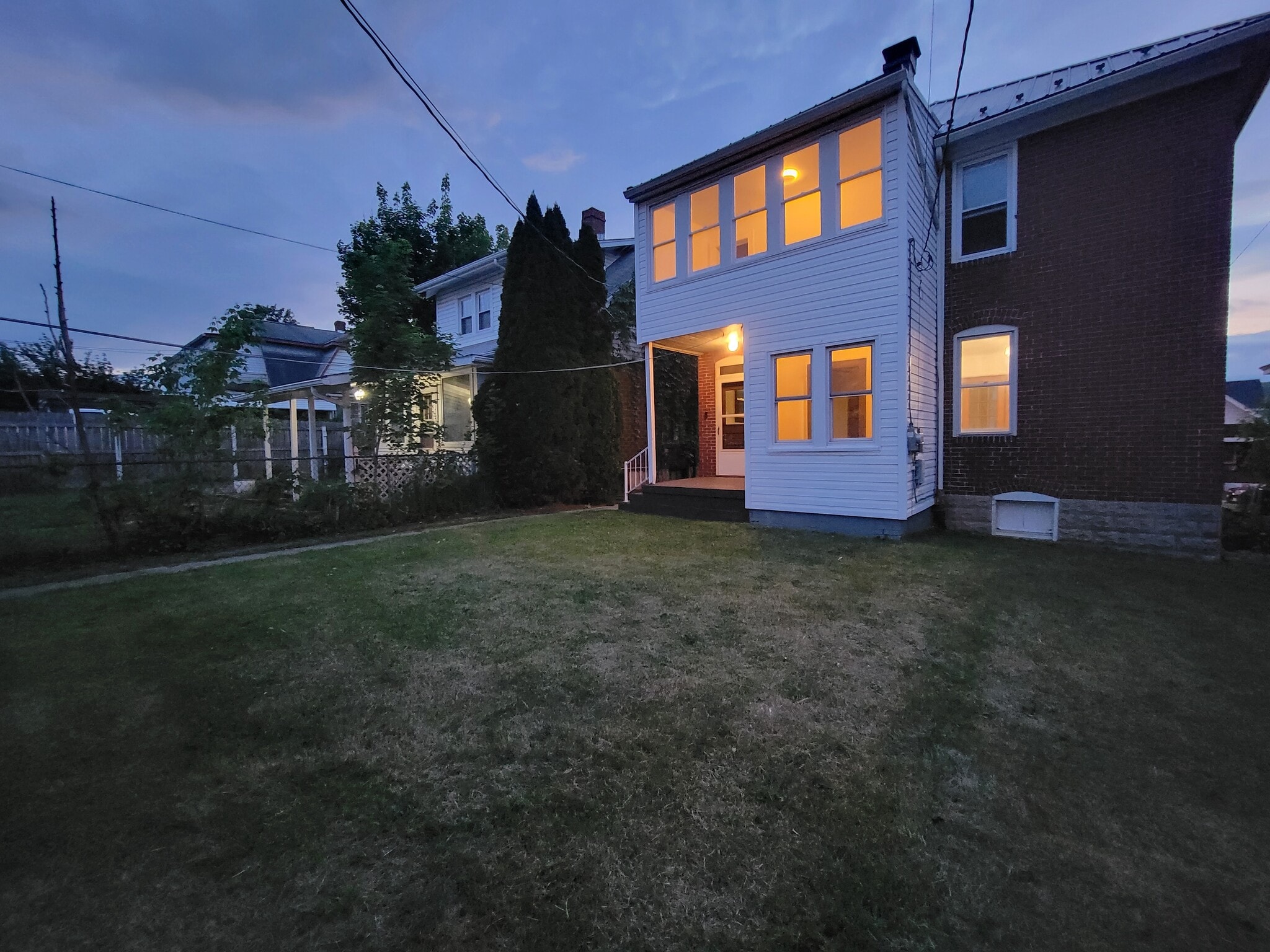Building Photo - 632 Hill Top Dr