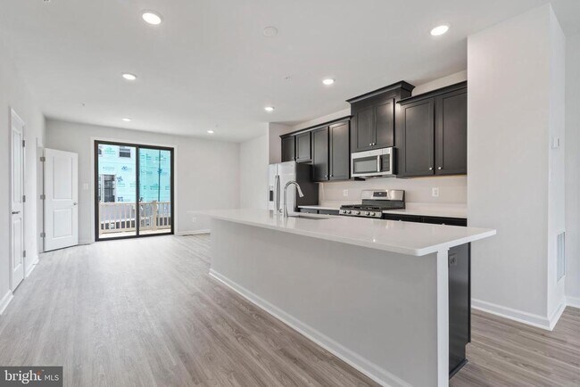 Building Photo - 12606 BRANCH HOLLOW Ln