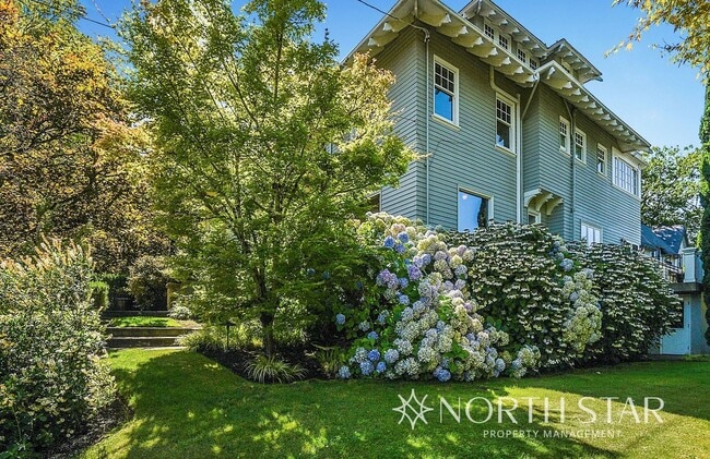 Building Photo - Live in a National Historic Home