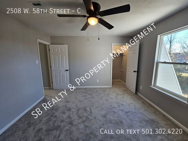 Building Photo - 2 Bedroom Townhouse in North Little Rock, AR!