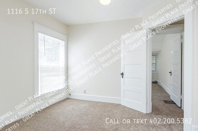 Building Photo - 1116 S 17th St