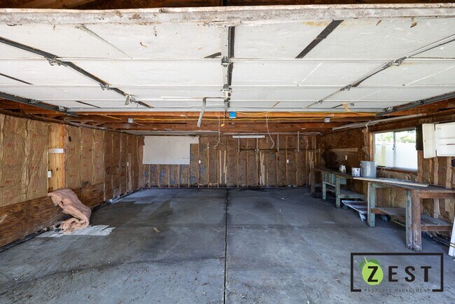 Building Photo - 3BDRM Warren Home! OPEN HOUSE 11/5 3-3:30 PM!