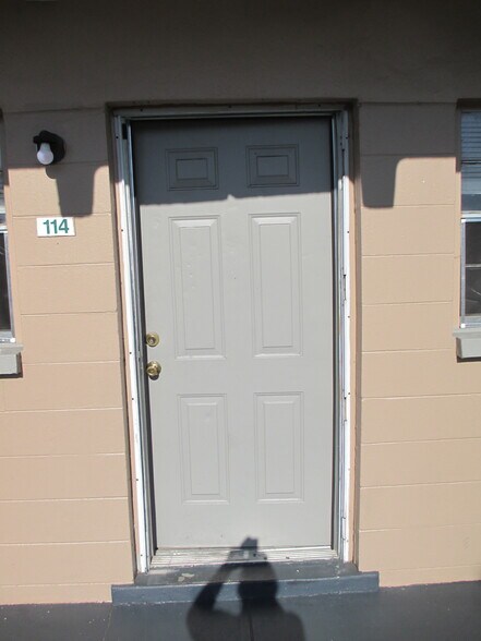 Building Photo - 1715 Dixon Blvd