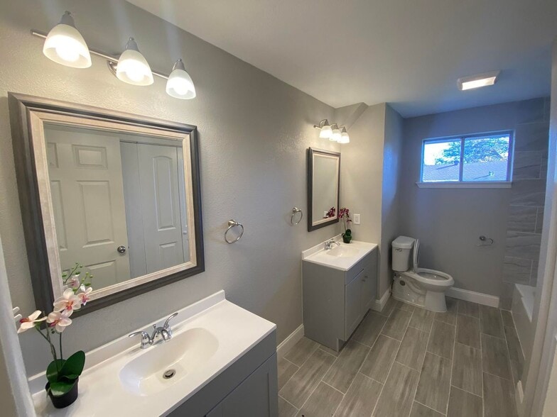 Building Photo - 2006 W Northgate Dr