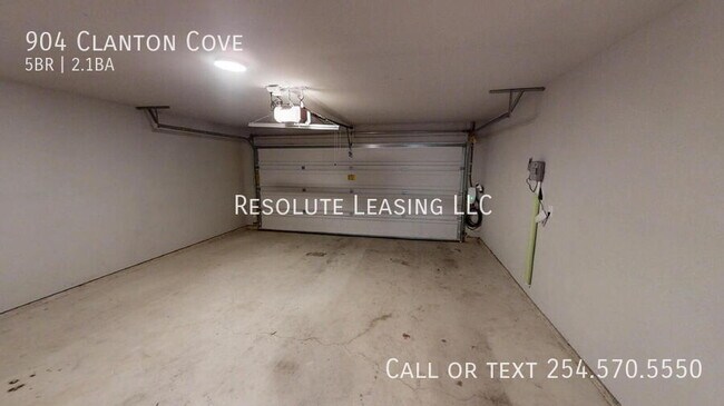 Building Photo - 904 Clanton Cove