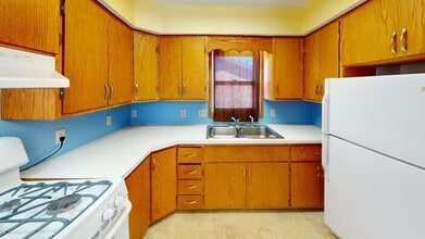 Building Photo - 1313 E Rosser Ave