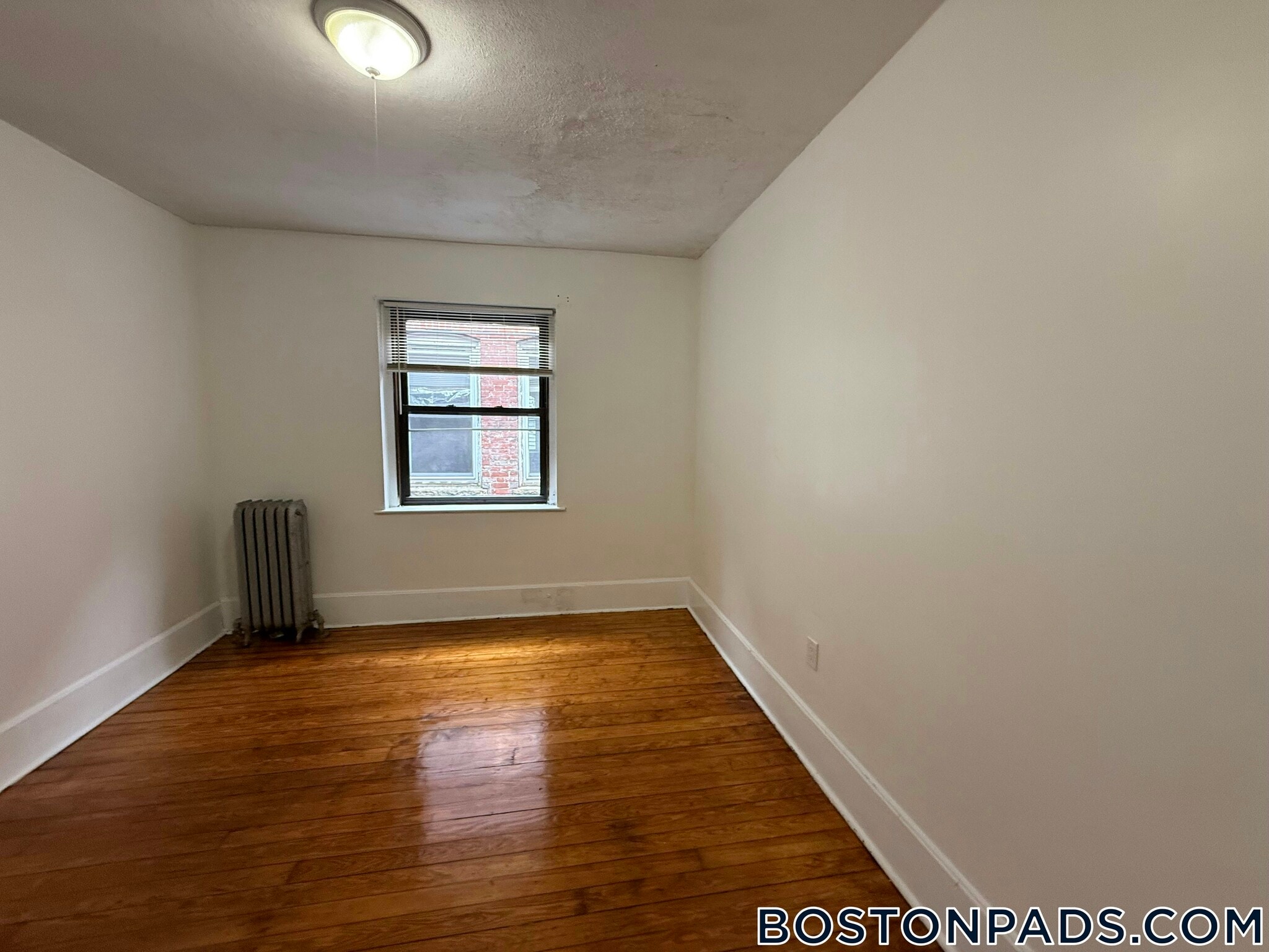 Building Photo - 4 Centre St