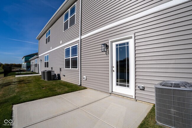 Building Photo - 6275 Wasco Dr