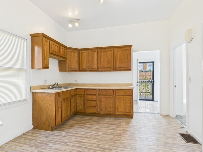 Building Photo - 8535 S Givins Ct