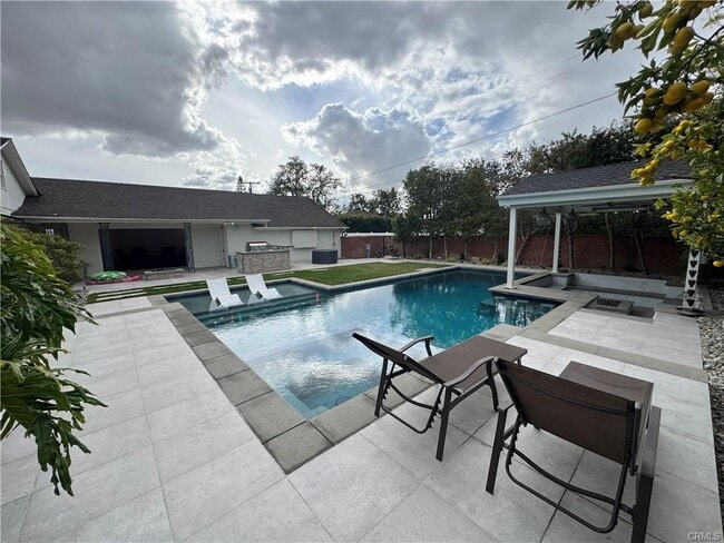 Building Photo - 4455 California Ave