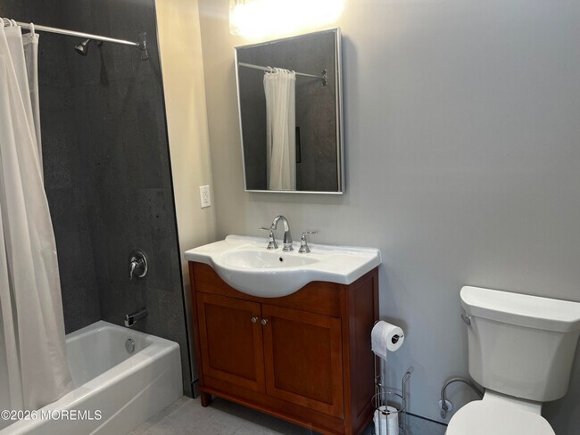 Building Photo - 2419 Bridge Ave