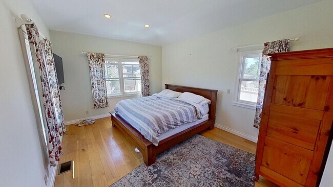 Building Photo - Amazing and Spacious 3 bed / 2 bath home! ...