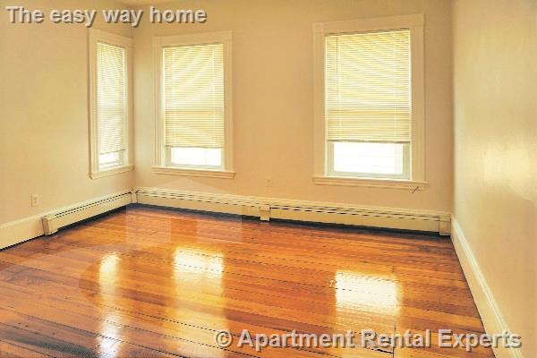 Building Photo - 339 Beacon St