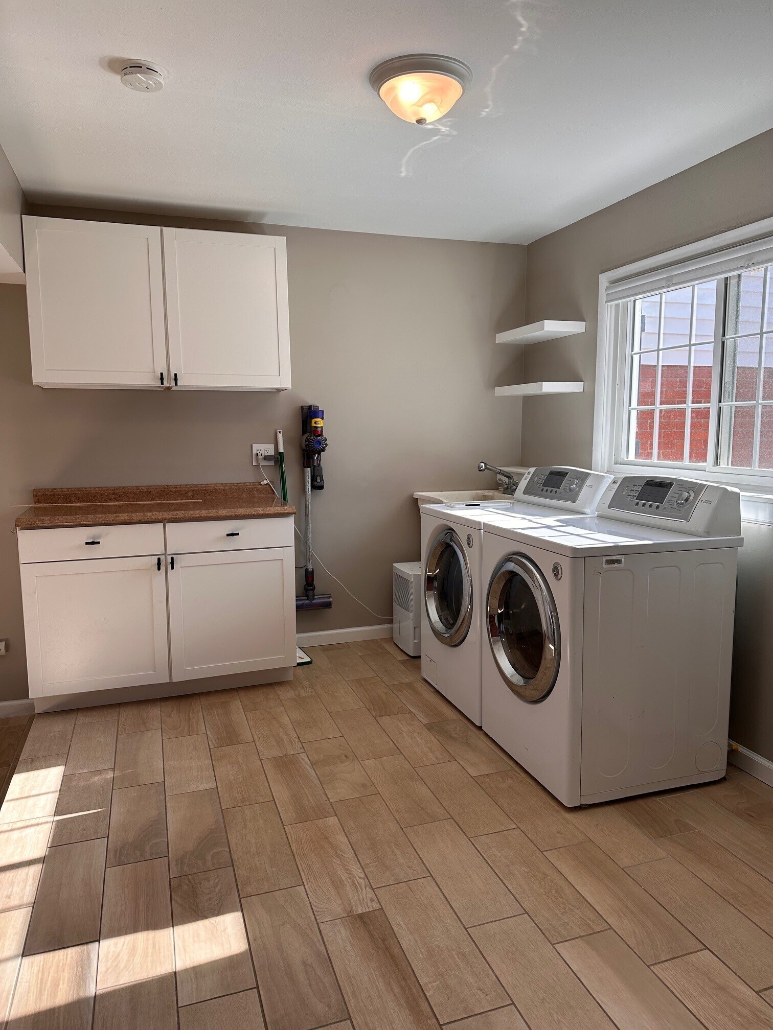laundry room - 7987 State St