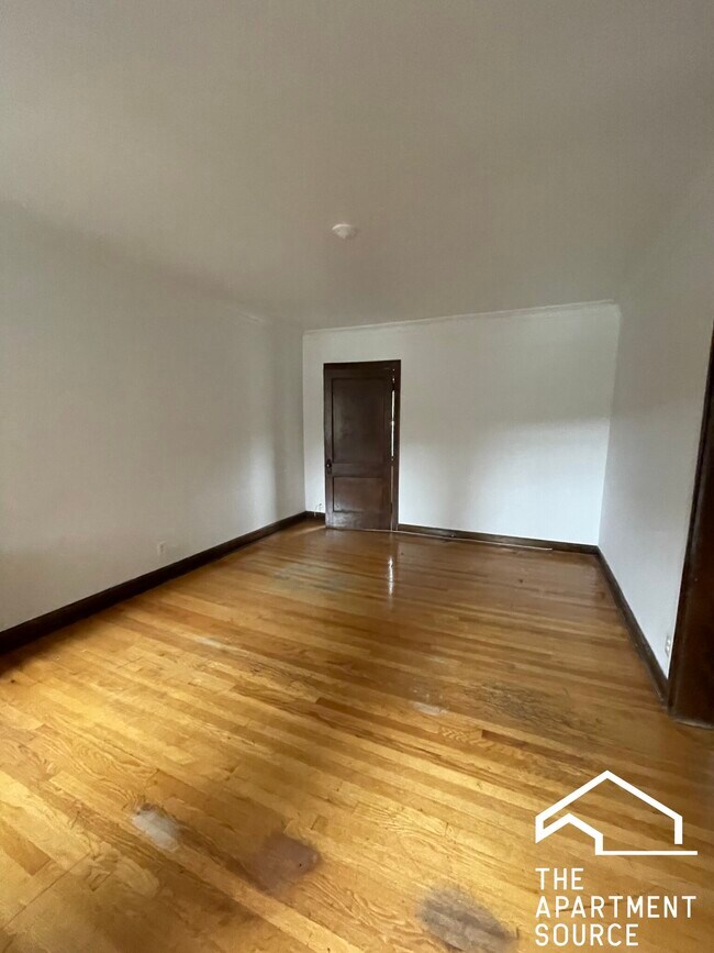 Building Photo - 3256 Maple