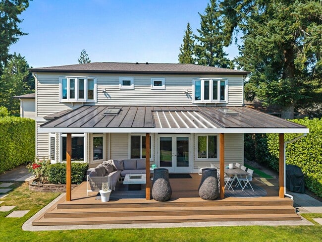 Building Photo - 4Bd/4.5Ba Medina House