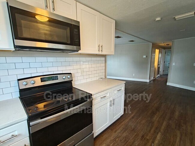 Building Photo - 146 Phoenetia Dr