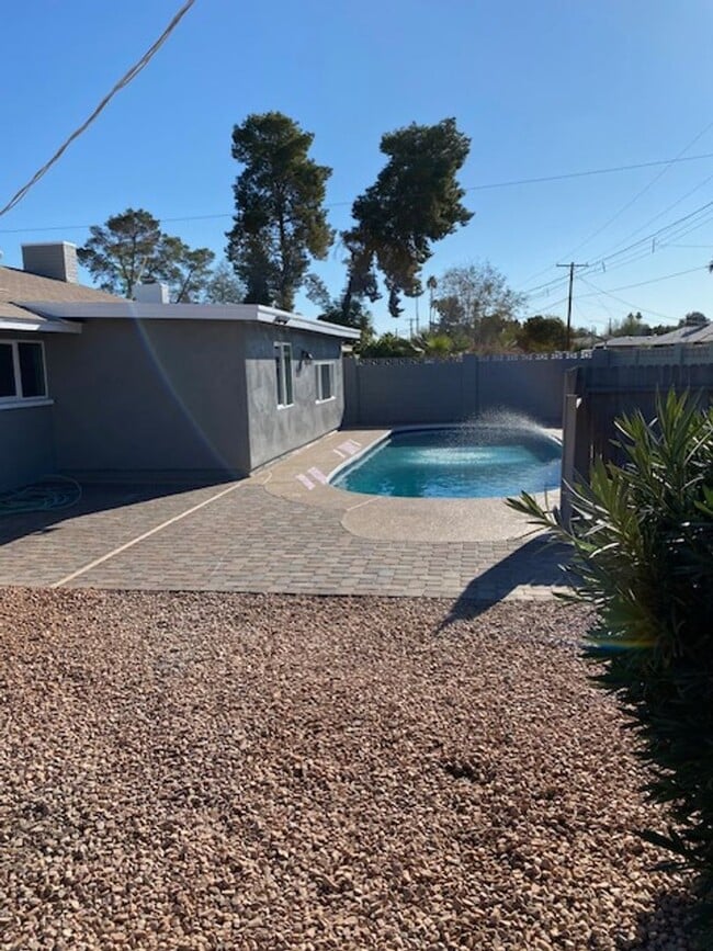 Building Photo - 5-Bedroom Tempe Home with Private Pool Near ASU Campus