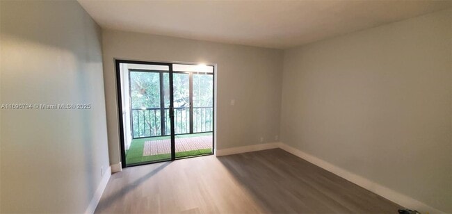 Building Photo - 301 Racquet Club Rd