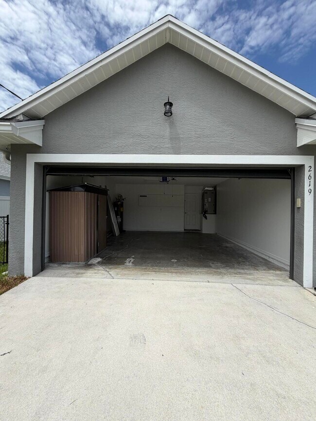 Building Photo - 2619 SW Fair Isle Rd