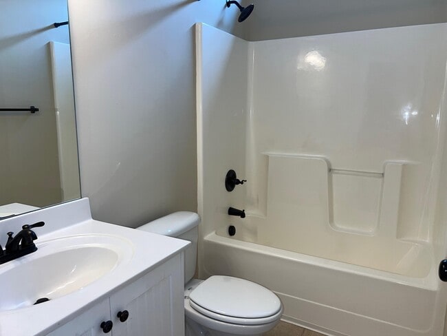 Building Photo - 172 Kline St NW