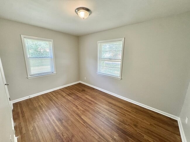 Building Photo - 4179 Leweir St