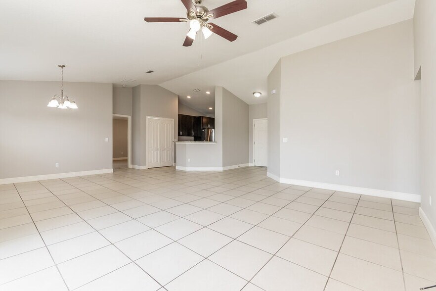 Building Photo - 431 Britten Dr