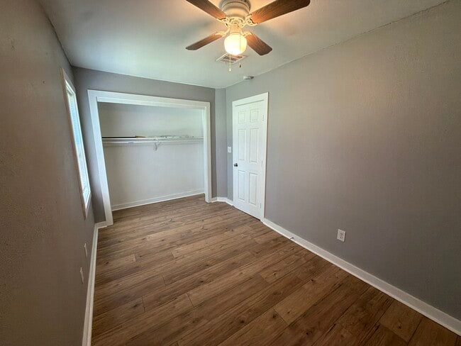 Building Photo - 1610 Dudley Ln