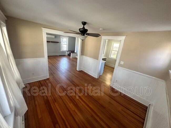 Building Photo - 376 Kenwood Ave