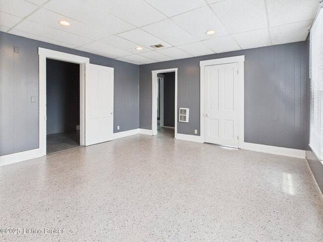 Building Photo - 1919 Center St