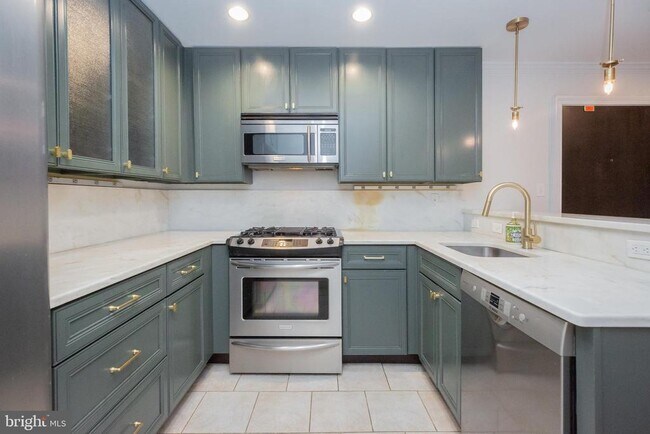 Building Photo - 1323 Clifton St NW