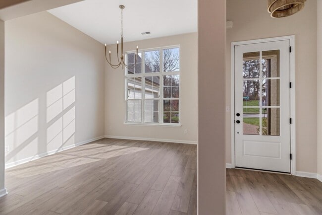 Building Photo - 55 VALLEY VIEW LANE Ln