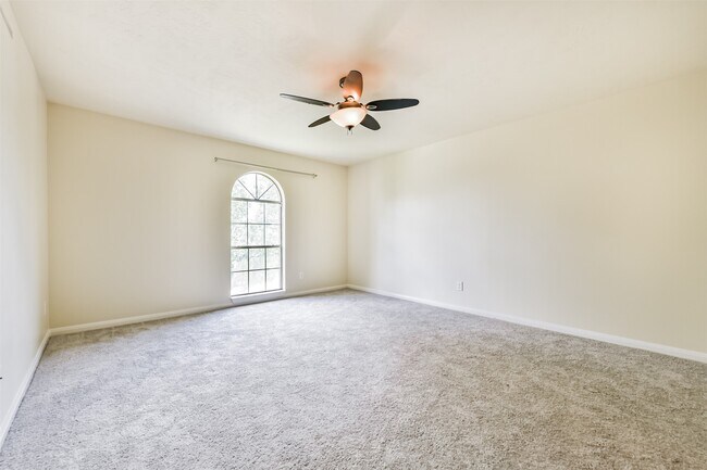 Building Photo - 2614 Brahman Dr
