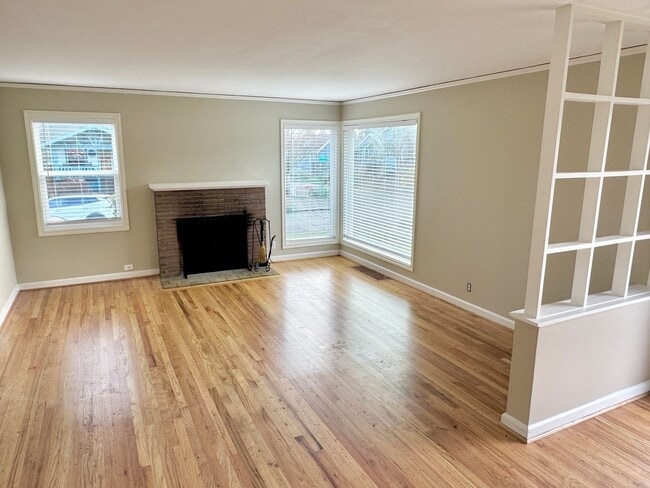 Building Photo - Rose City Park Neighborhood Quintessential Ranch Home on Corner Lot with Huge Basement, Fenced Ya...