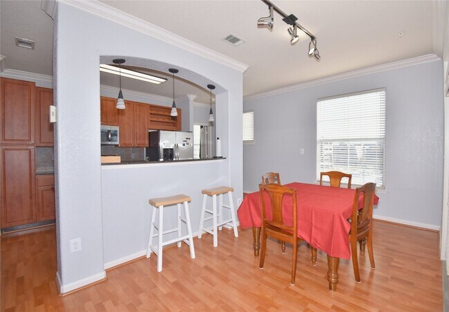 Building Photo - 1711 Old Spanish Trl