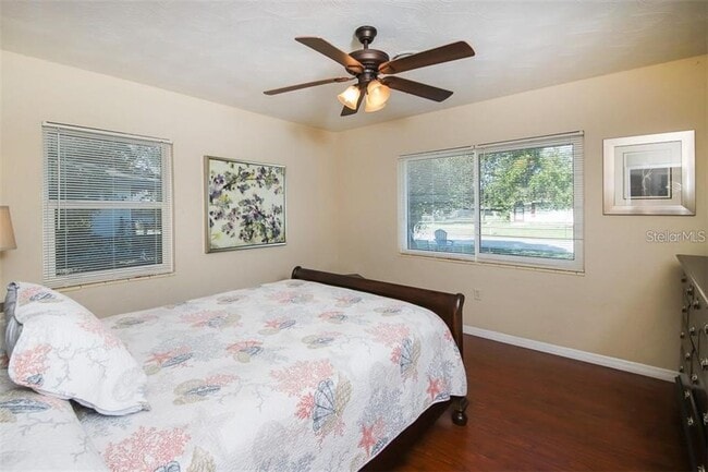 Building Photo - 2060 Sunnyside Pl