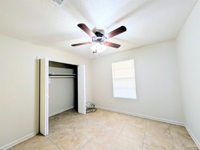 Building Photo - 23 Redwood Cir