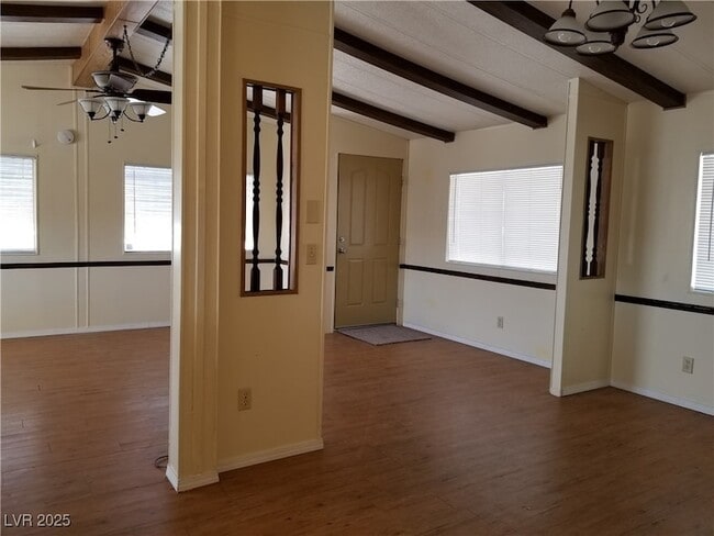 Building Photo - 252 Navajo Dr